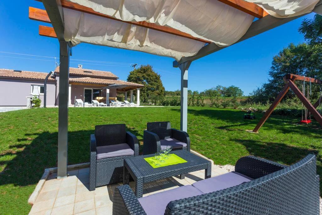 Modern House With Private Pool Villa Zminj Bagian luar foto